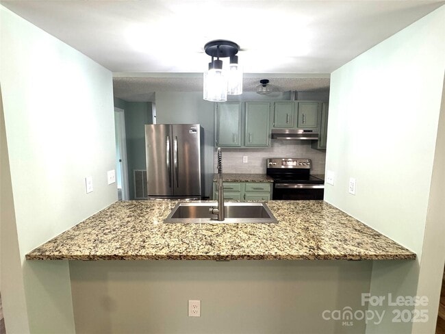 Building Photo - 7939 Holly Hill Rd