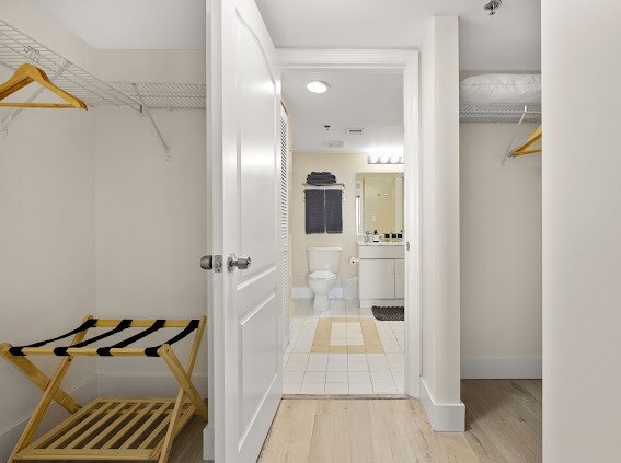 Building Photo - 1200 Brickell Bay Dr