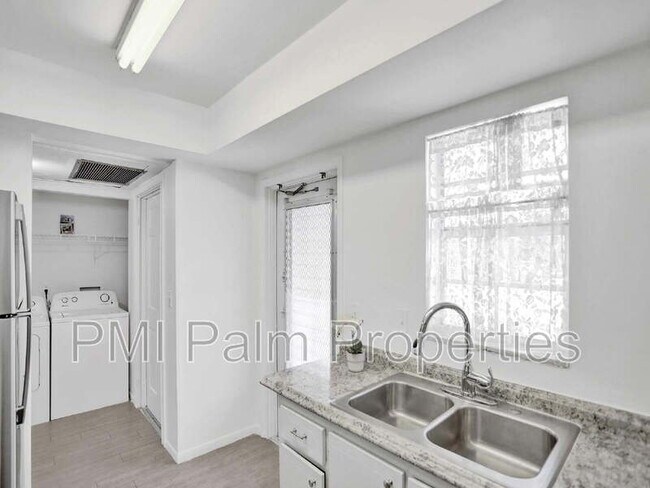 Building Photo - 10193 N Military Trl