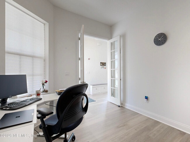 Building Photo - 121 Newfield Wy.