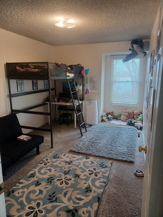 Building Photo - 3000 Regatta Ln