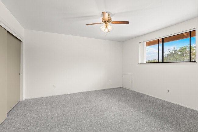 Building Photo - 1696 Caminito Aliviado