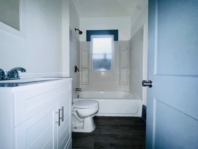 Building Photo - 12713 Craven Ave