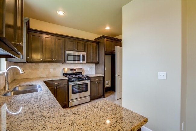 Building Photo - 2701 Hermoso Cir