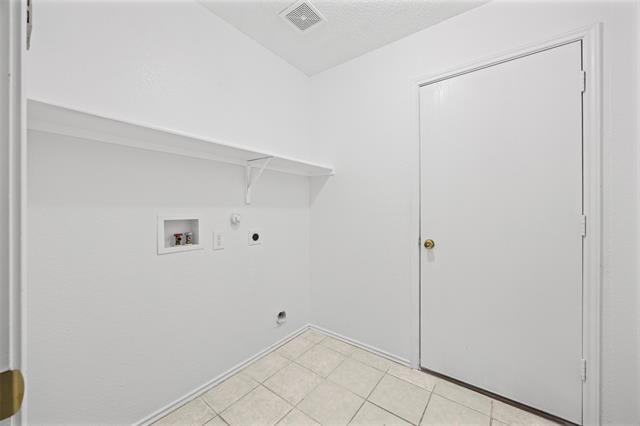 Building Photo - 8409 Redheart St