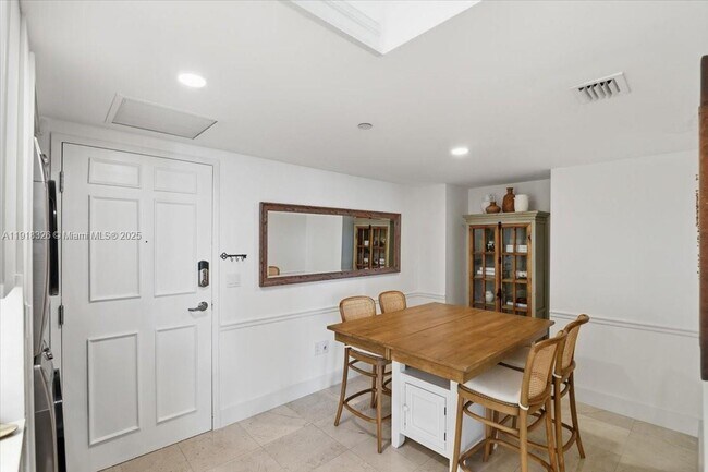 Building Photo - 350 S Miami Ave