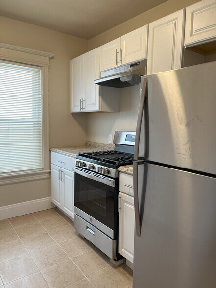 Kitchen - 2 N Austin Ave