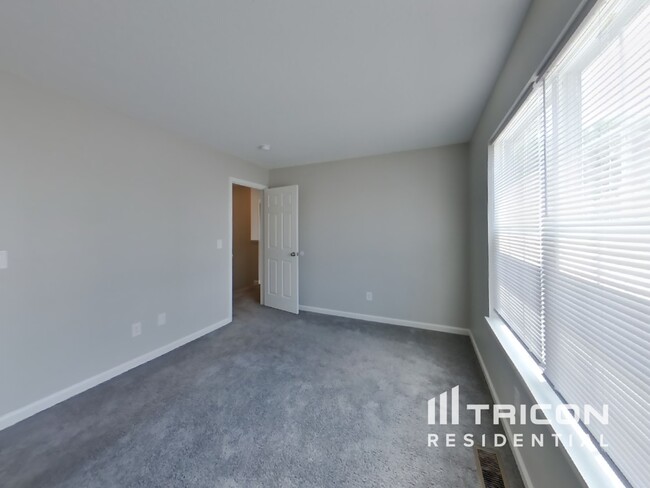 Building Photo - 8130 Grove Berry Dr