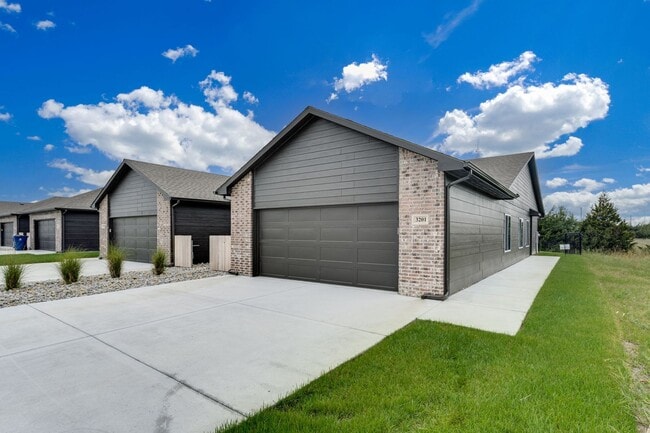 Primary Photo - Falcon Falls-Maxwell Plan