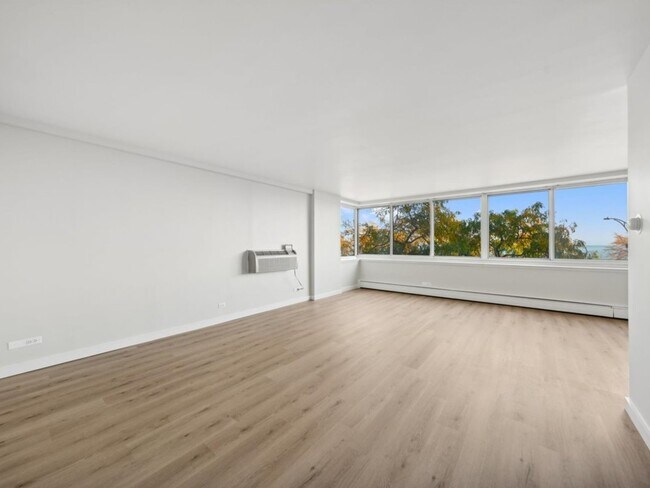 Building Photo - 1440 N Lake Shore Dr