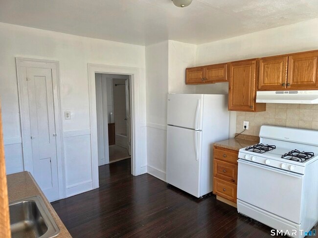 Building Photo - 219 Columbia St