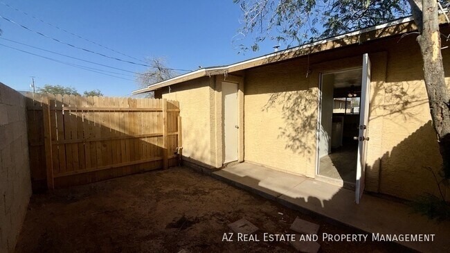 Building Photo - 1235 E Taylor St