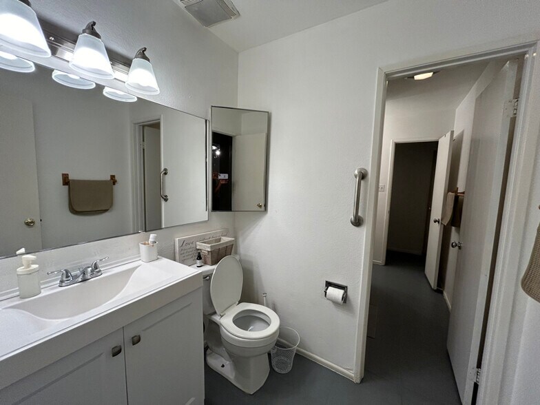 Building Photo - 7016 Astronaut Ave