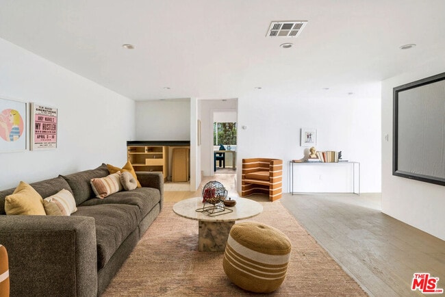 Building Photo - 2600 Zorada Dr