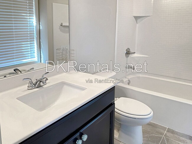 Building Photo - 582 Warrenton Run Dr