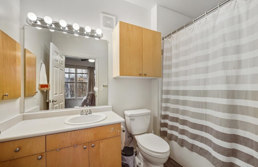 Building Photo - 3015 Nicosh Cir