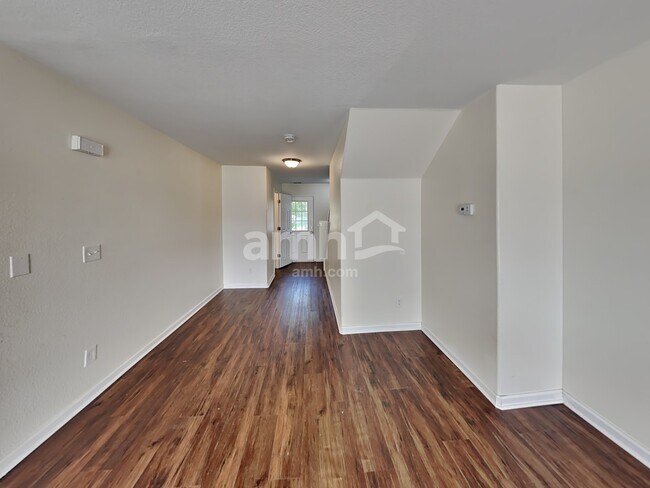 Building Photo - 5526 N Gibraltar St