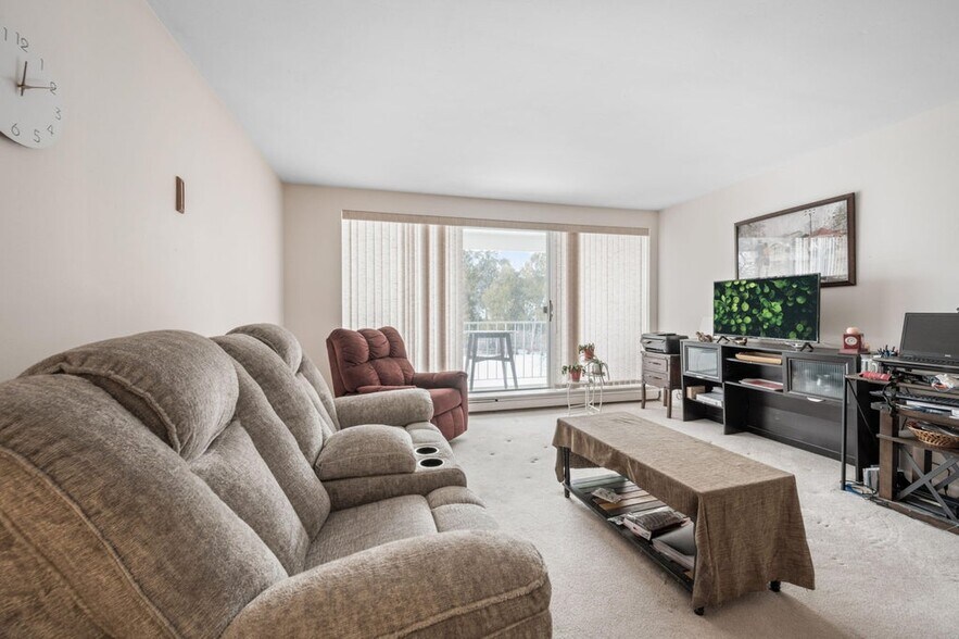 Building Photo - 937 W Heritage Ct