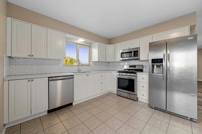 Building Photo - 2039-41 Bonita St