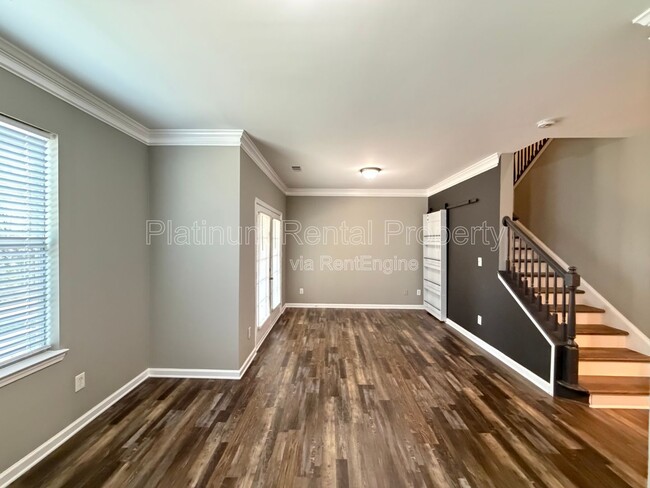 Building Photo - 250 Amal Dr SW