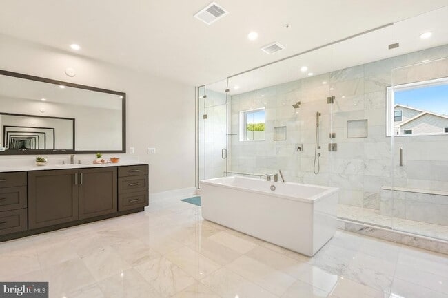 Building Photo - 12321 Potomac Hunt Rd