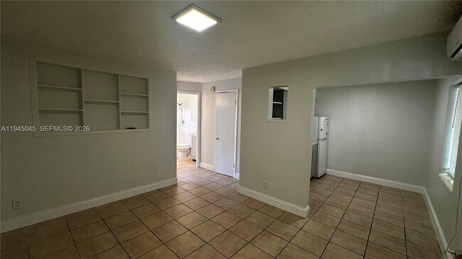 Building Photo - 732 Moffett St