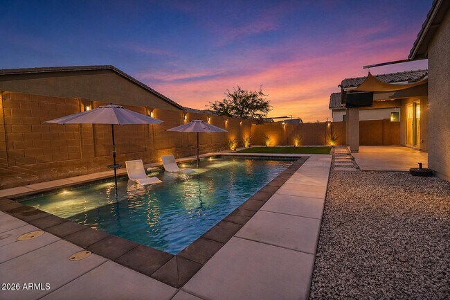 Building Photo - 14144 W Smoketree Dr