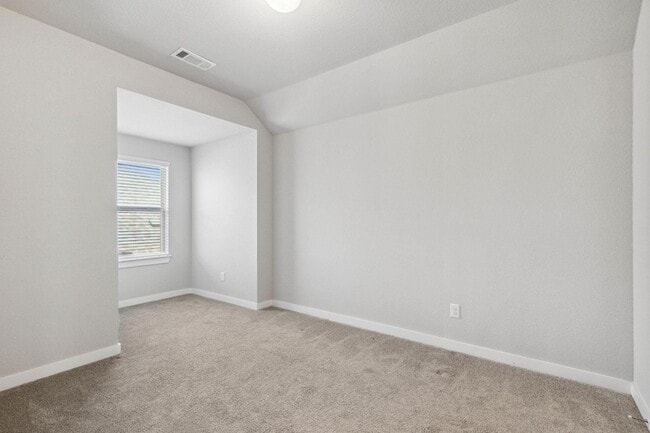 Building Photo - 1305 Swan Trl