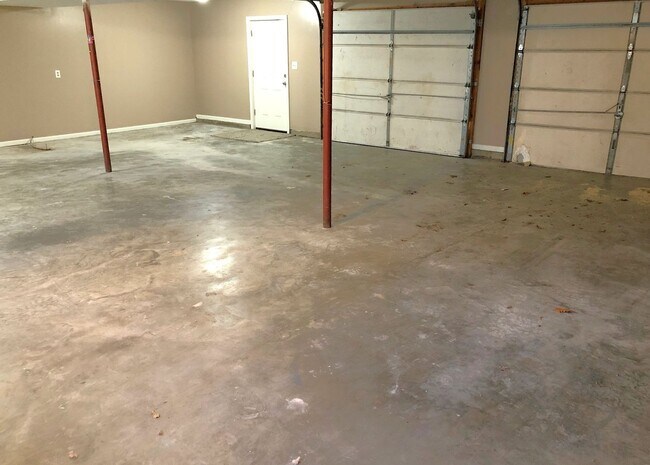 Building Photo - 1420 Choctaw St