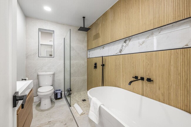 Building Photo - 510 79th Ave