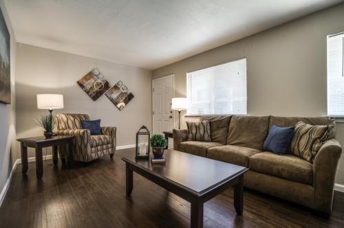 Building Photo - 1 bedroom in Dallas TX 75206