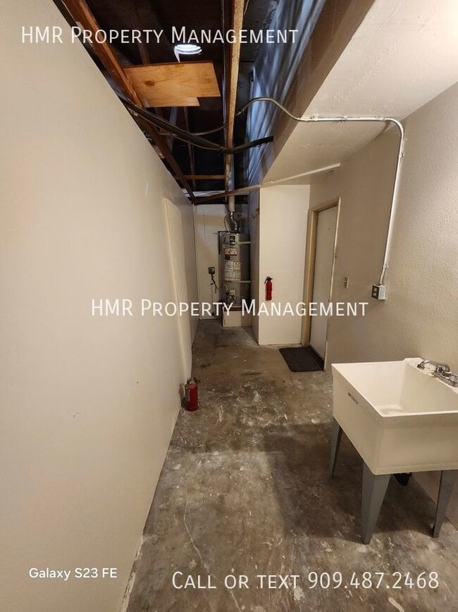 Building Photo - THIS HOUSE IS SPLIT  in a quiet Rancho Cuc...