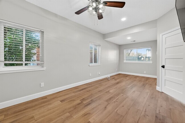 Building Photo - 21234 Park Willow Dr