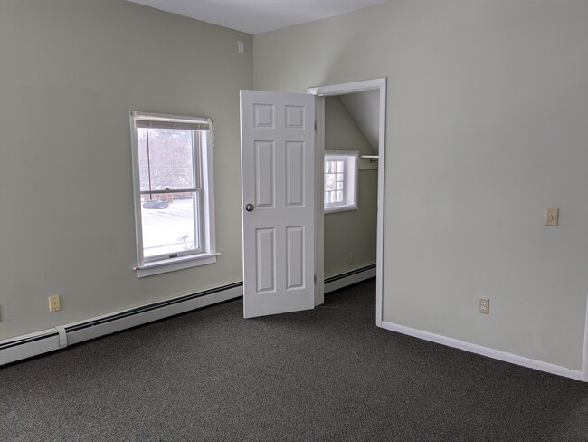 Main Bedroom - 59 S Main St