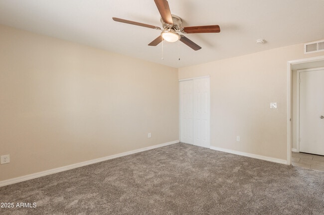 Building Photo - 3422 E Altadena Ave