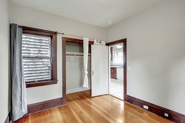 Building Photo - Perfect Blend of Piedmont Ave Energy & Tree-Lined Tranquility
