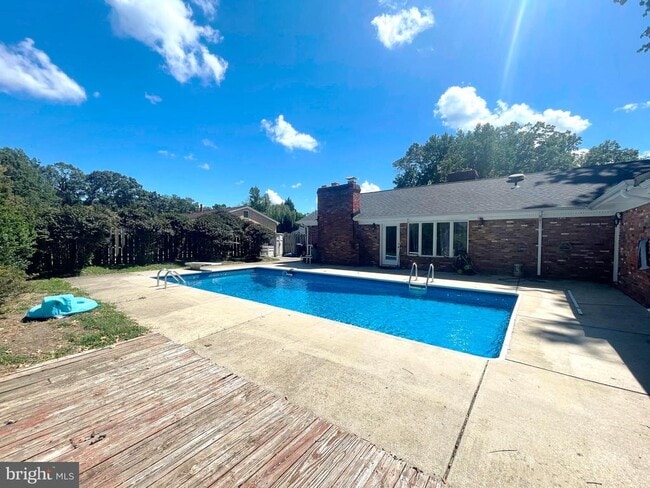 Building Photo - 11717 Rivershore Dr