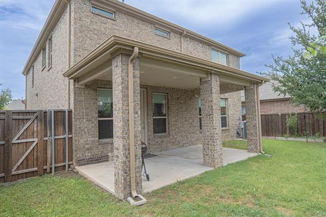 Building Photo - 410 Club House Dr