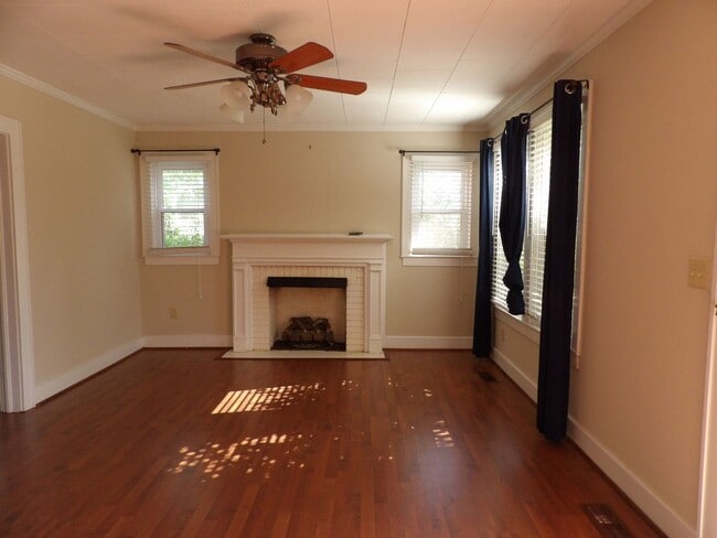 Building Photo - 808 Crawford Ave