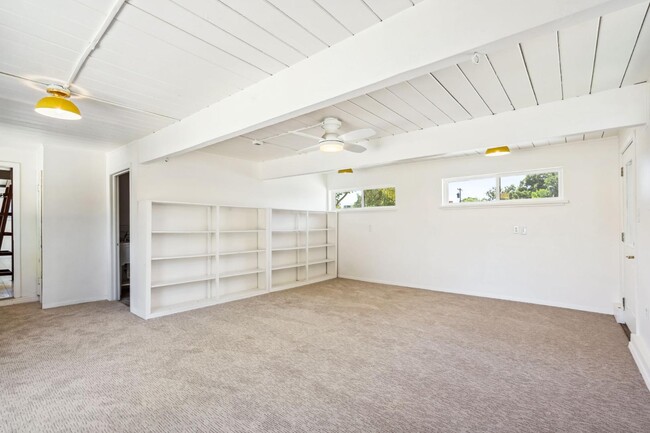 Building Photo - 2524 Landwood Way