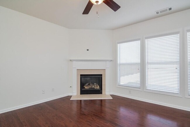 Building Photo - 5780 Weddington Dr