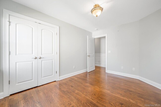 Building Photo - 85 Park Ave