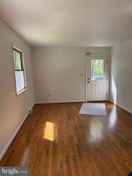 Building Photo - 6025 Honey Hollow Rd