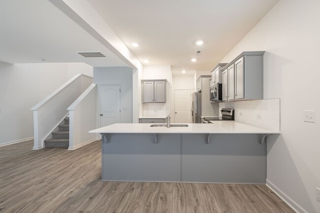 Building Photo - 3BD Townhome Convenient to Hwy 74/ Minutes to Bypass- AVAILABLE MARCH 2026