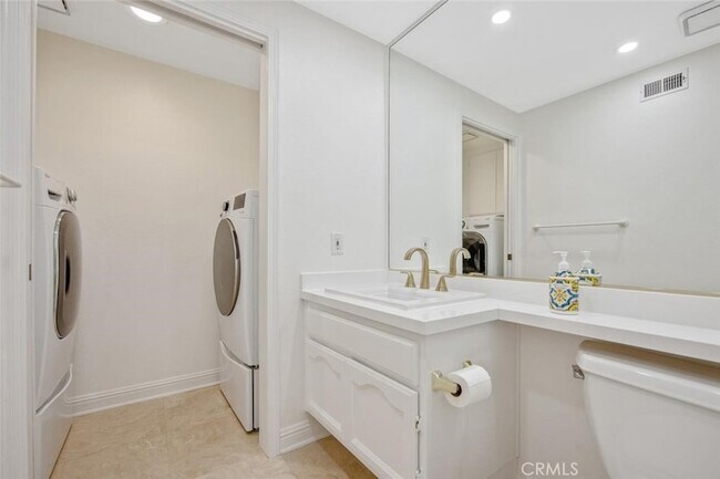 Building Photo - 5974 Ruthwood Dr