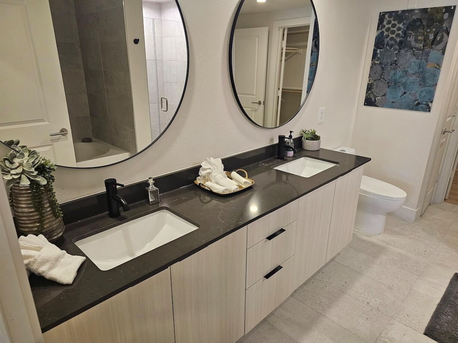 Building Photo - 2137 Pelham Dr