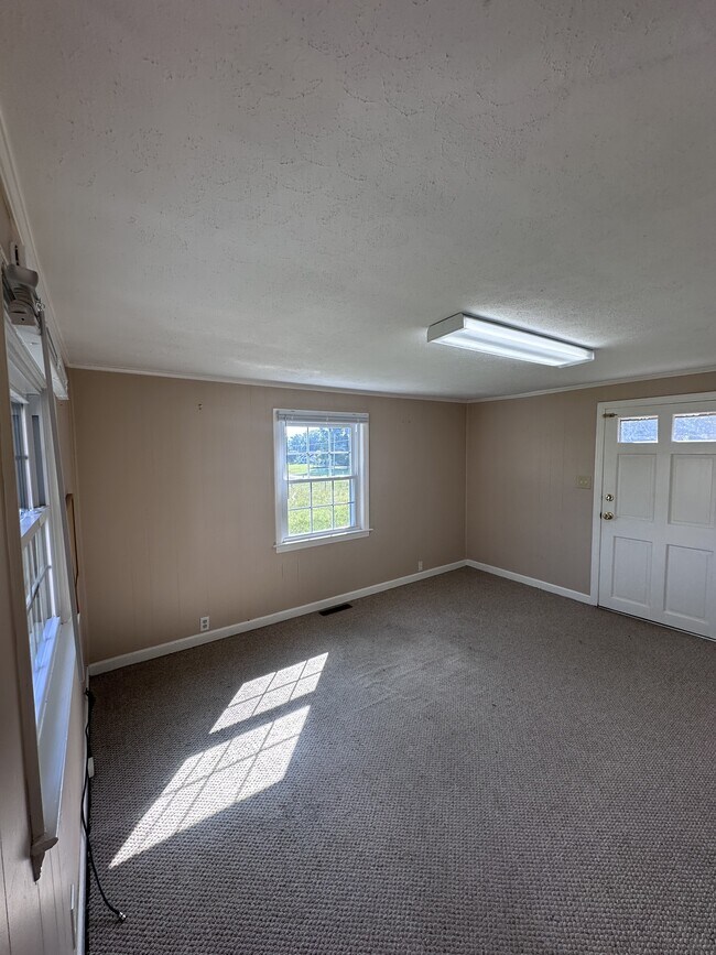 Building Photo - 4472 Dry Fork Rd