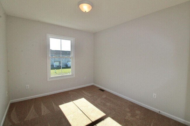 Building Photo - 3015 Locust Grv Ct