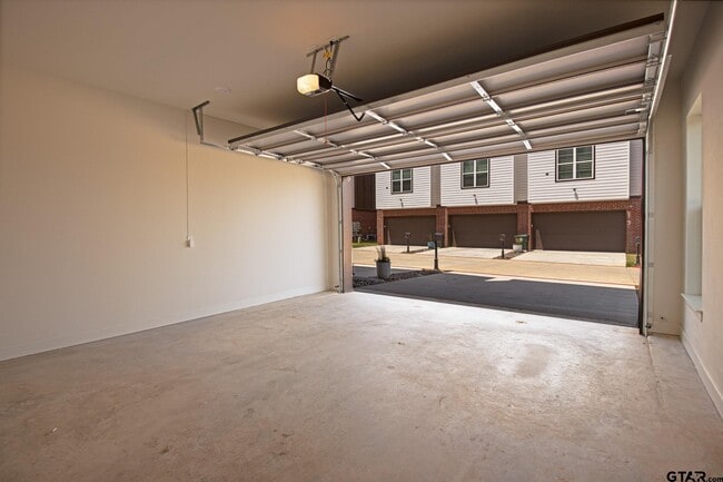 Building Photo - 540 W Erwin St