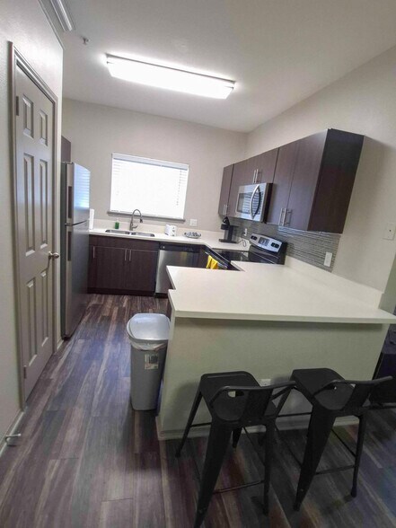 Building Photo - 12100 Metric Blvd